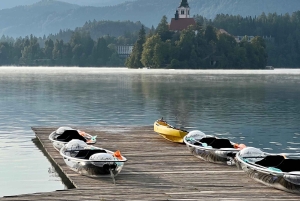 Bled: Tour guidato in un kayak trasparente