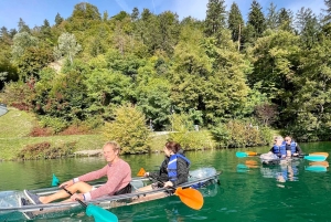 Bled: Tour guidato in un kayak trasparente