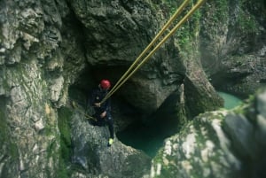 Bled: Avventura di canyoning nel Parco Nazionale del Triglav con foto