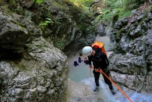 Bovec : Canyoning pour débutants : expérience guidée à Fratarica
