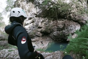 Bovec: Experiência de canyoning com fotos e transporte incluídos