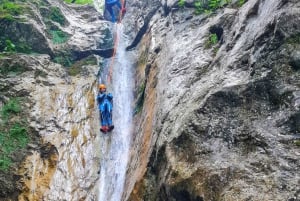 Bovec: Canyoning für Anfänger erleben