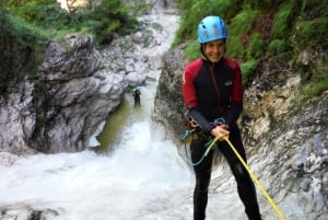 Bovec: Canyoning Triglavin kansallispuistossa Retki + Kuvia: Canyoning Triglavin kansallispuistossa + Kuvia