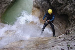 Bovec: Canyoning i Triglav National Park Tour + Billeder