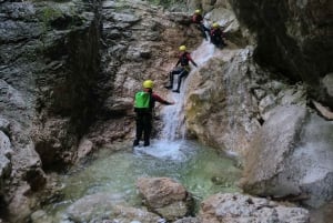 Bovec：Triglav国立公園ツアー+写真でのキャニオニング