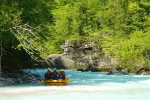 Bovec: Rafting de dia inteiro com um piquenique no rio Soča
