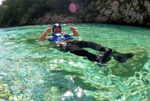 Bovec: Icónica excursión en kayak sentado en el río Soča +FotoGRATIS