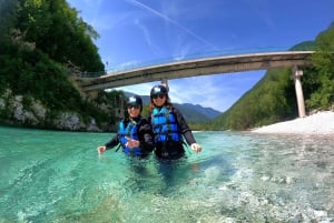 Bovec: Icónica excursión en kayak sentado en el río Soča +FotoGRATIS