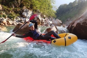 Bovec: PackRafting-tur på Soca-elven med instruktør og utstyr
