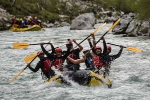 Bovec: Rafting-eventyr på Soča-floden med hoteltransfer