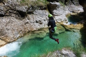 Bovec: Canyoning-Abenteuer im Bach Ronek