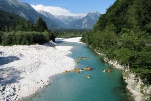 Bovec: Soča-floden 1-dags kajakkursus for begyndere