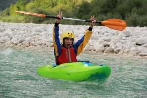 Bovec: escuela de kayak en el río Soča