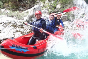 Bovec: canoagem em corredeiras no rio Soča