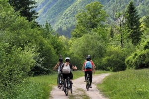Elcykeltur till den stora Soča-klyftan och Šuniks vattenlund