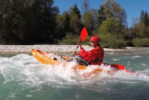 Från Bled: Kajakpaddling på floden Sava Dolinka med transfer