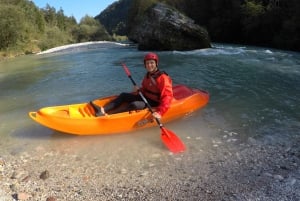 Från Bled: Kajakpaddling på floden Sava Dolinka med transfer