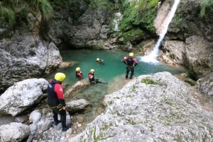 Fra Bovec: Halvdagstur i canyoning i Soča-dalen