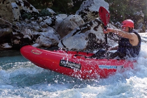 Von Bovec aus: Wildwasser-Kajakfahren auf der Soča