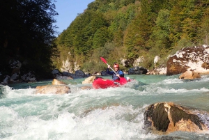 Von Bovec aus: Wildwasser-Kajakfahren auf der Soča