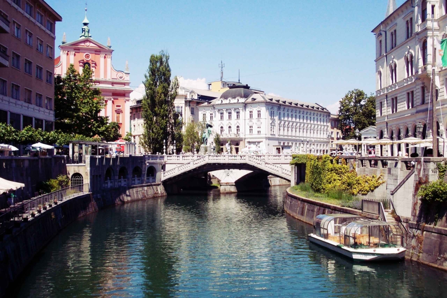 From Koper: Ljubljana Private Walking Tour with Transfers