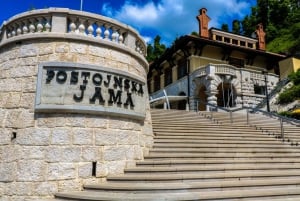 Vanuit Ljubljana: Postojna grot, Predjama kasteel en het meer van Bled