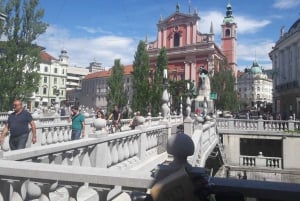 Von Zagreb: Tagesausflug zum Bleder See und nach Ljubljana