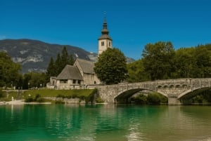 Z Zagrzebia: wycieczka 1-dniowa nad jezioro Bled, Bohinj i wodospad Savica