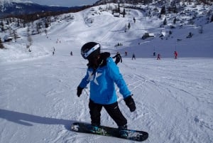 ヴォーゲル・スキーセンターでインストラクターと一緒にスノーボードをお楽しみください