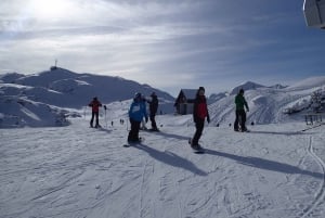 ヴォーゲル・スキーセンターでインストラクターと一緒にスノーボードをお楽しみください