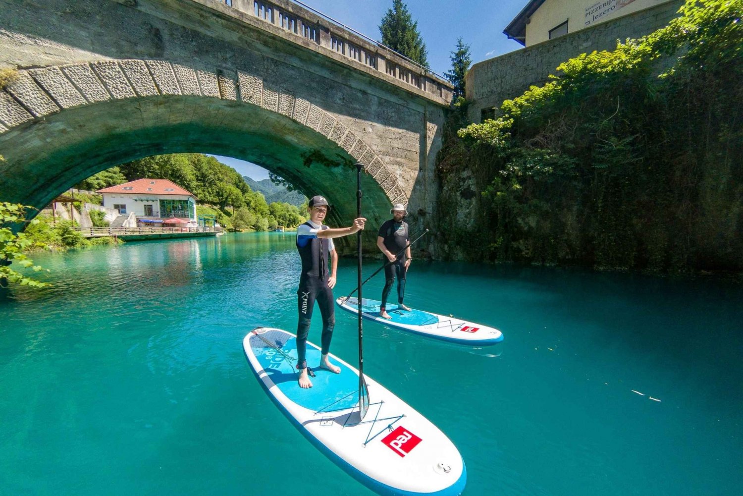Halv dag med Stand-up Paddle Boarding på Soča-floden
