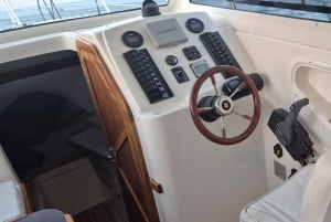 Izola: passeio de barco particular a Strunjan e Piran com bebidas