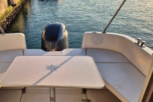 Izola: passeio de barco particular a Strunjan e Piran com bebidas