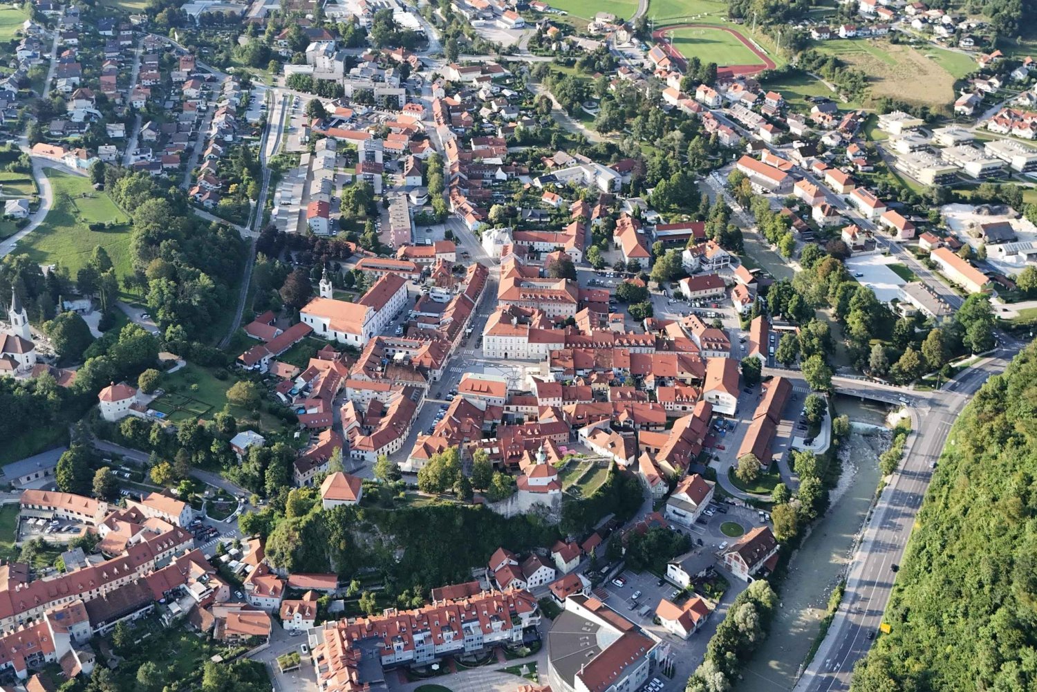 Kamnik: Guided City Tour with drink