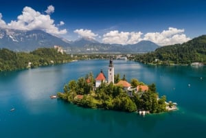 Любляна и озеро Блед: автобусный тур на целый день из Триеста