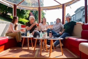 Liubliana: Passeio de barco com degustação de gin no rio Ljubljanica