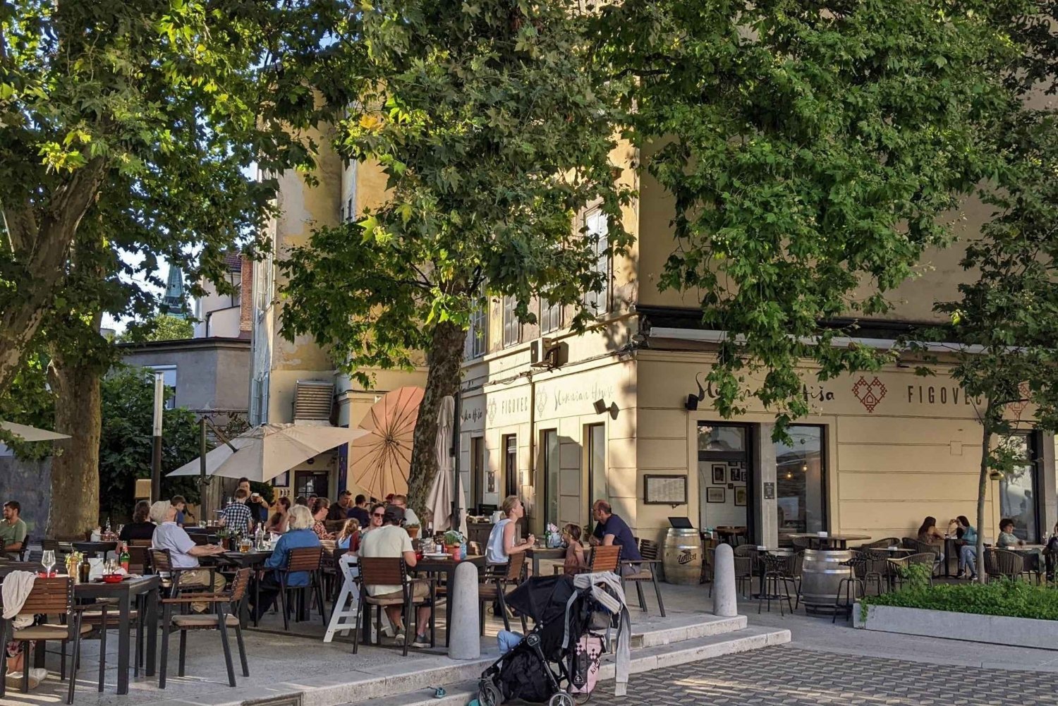 Ljubljana: Romantic Old Town Guided Discovery Tour