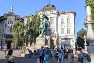 Ljubljana: Romantic Old Town Guided Discovery Tour