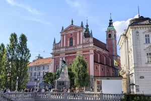 Ljubljana: Romantic Old Town Guided Discovery Tour