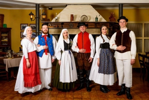 リュブリャナ：伝統的なスロベニアのディナーとパフォーマンス