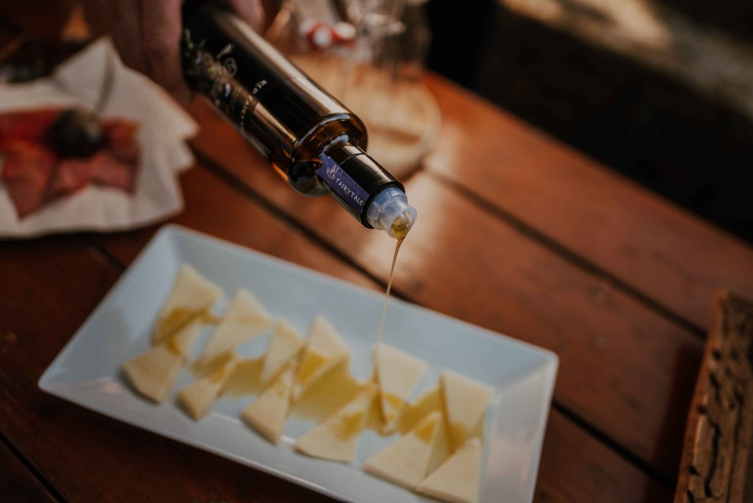 Oliiviöljyn maistelu Kokemus makujen ja aromien matkassa