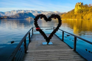 Пещера Постойна и однодневная экскурсия по Бледскому озеру из Любляны