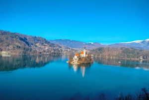 Пещера Постойна и однодневная экскурсия по Бледскому озеру из Любляны