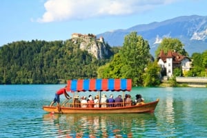 Ljubljanasta: Bled-järvi & Postojnan luola pääsylipuilla