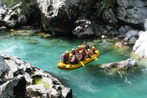 Slovenia: tour di mezza giornata di rafting sul fiume Soča con foto
