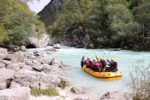 Slovenien: Halvdags raftingtur på Soča-floden med fotos
