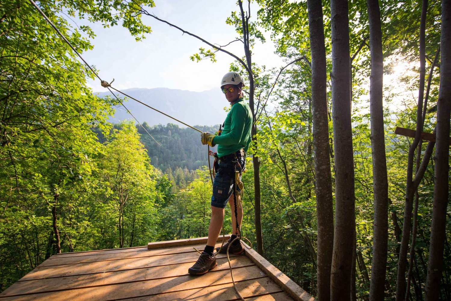 Bled: a mais longa aventura de tirolesa da Europa sobre o rio Dolinka