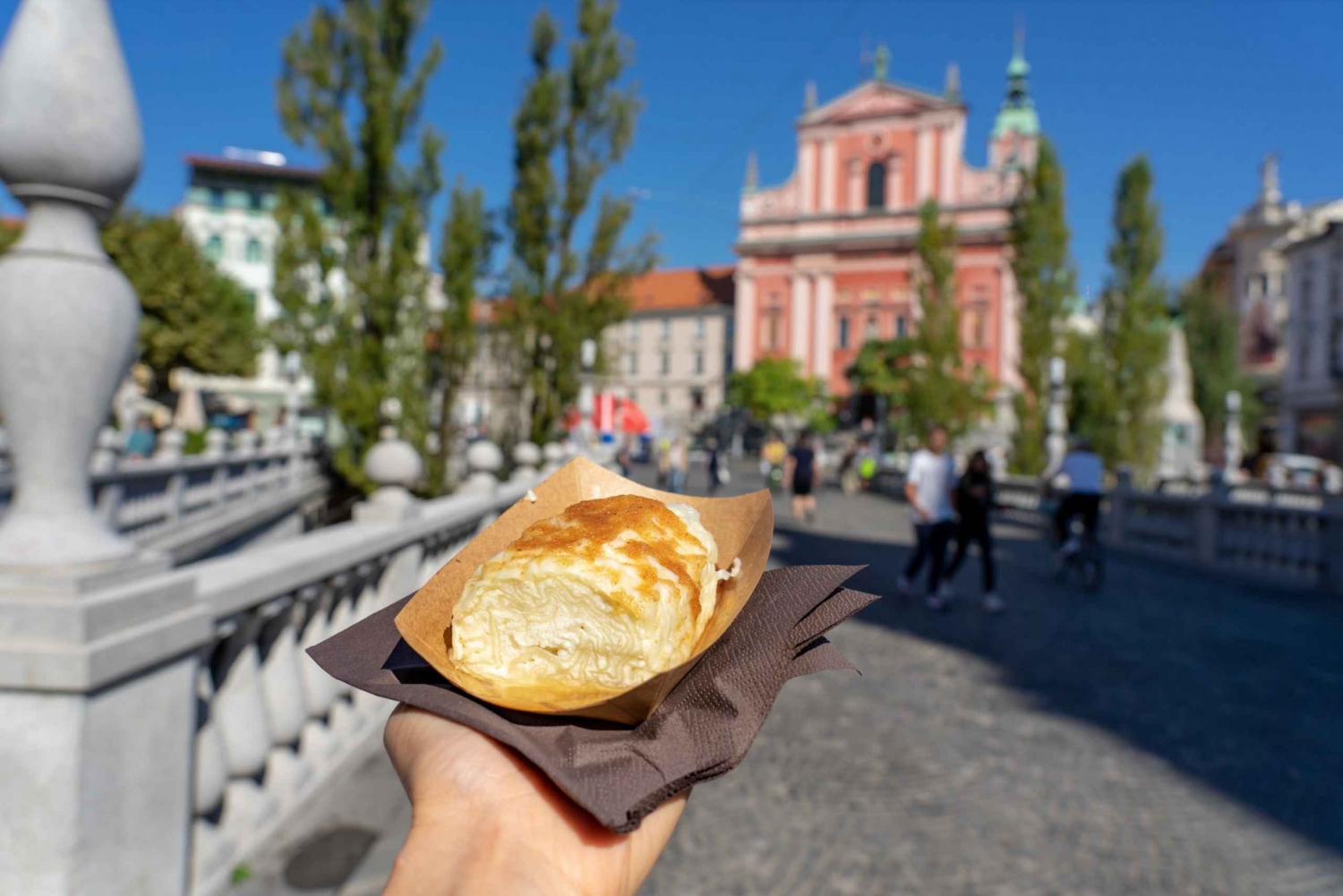 Ljubljana: Private Food Tour With Guide and 10 Tastings