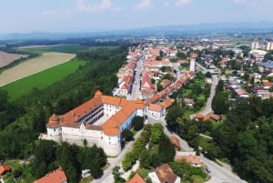 Dois países, um dia: castelos privados, café e história