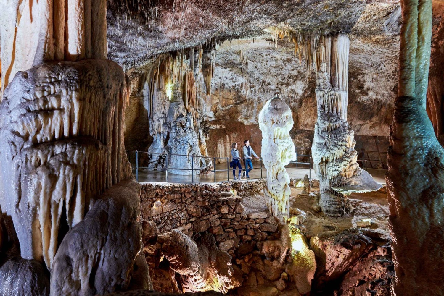 Zagabria: Gita di un giorno Grotte di Postumia, Castello di Predjama e Lubiana